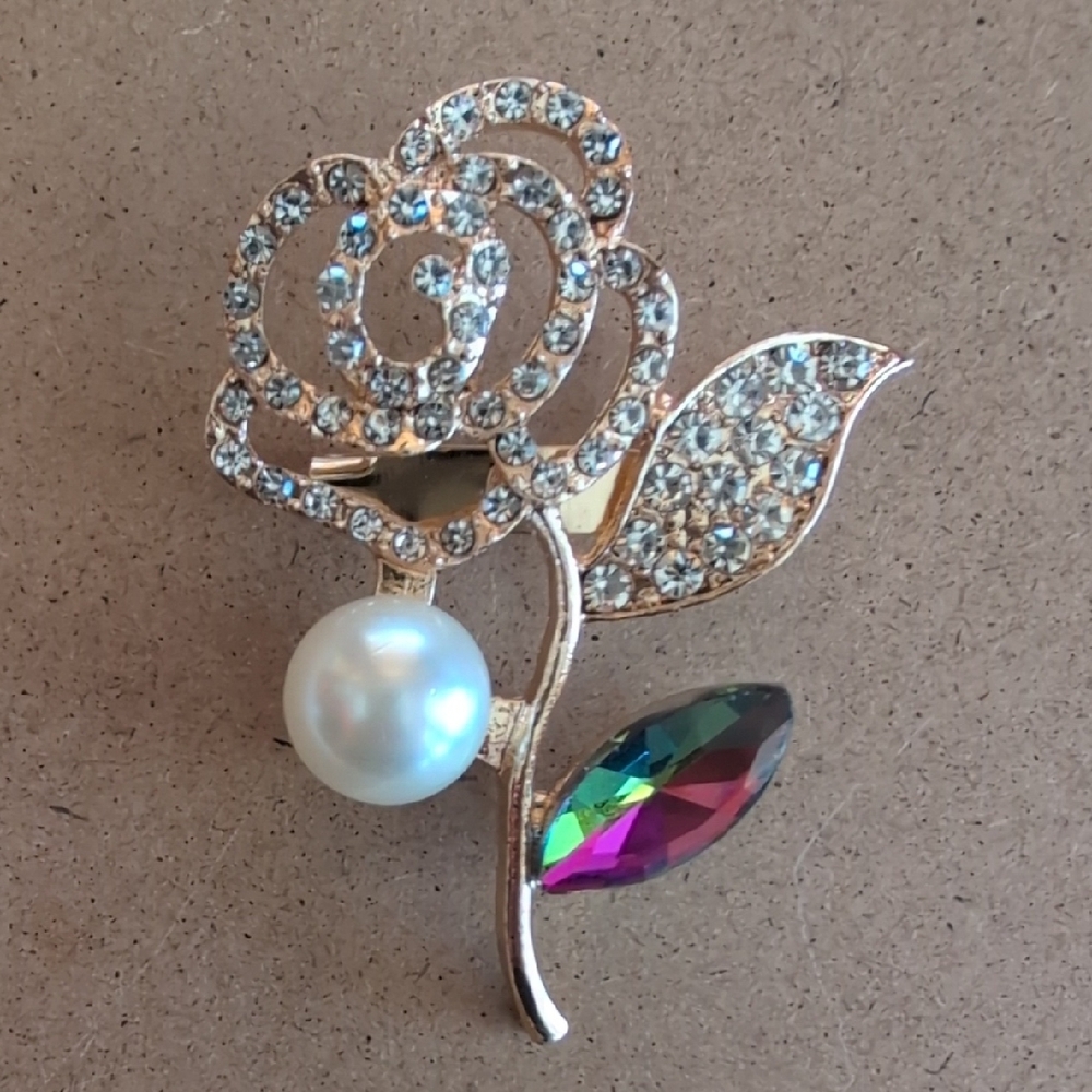 Elegant Crystal Rose Brooch with Pearl Accent